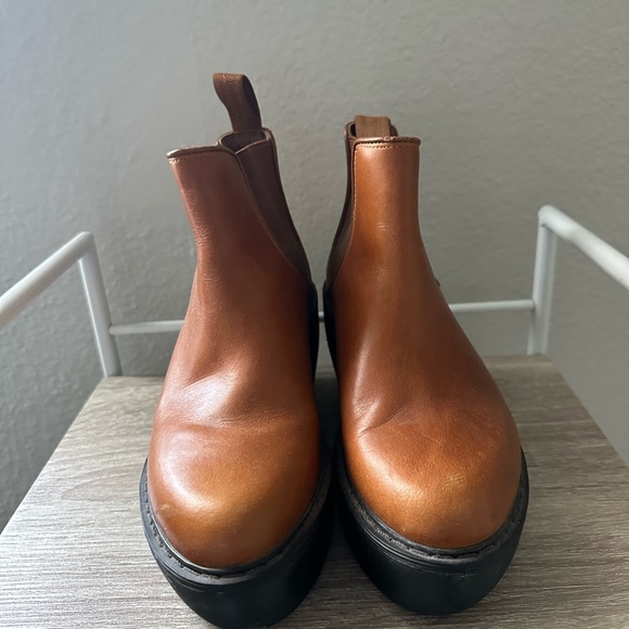 Dr Martens Aida Platform Bootie - Picture 2 of 3